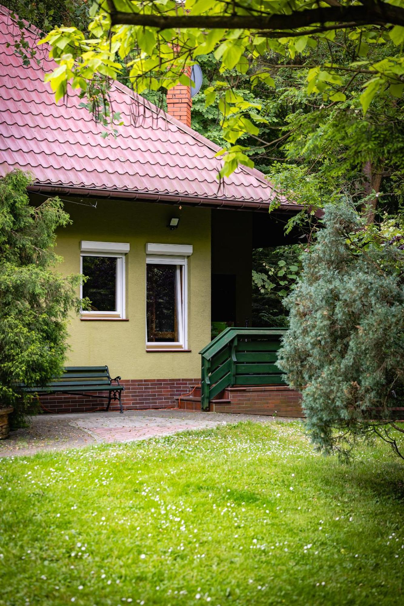 Dom Nad Stawem Villa Rakszawa Exterior photo